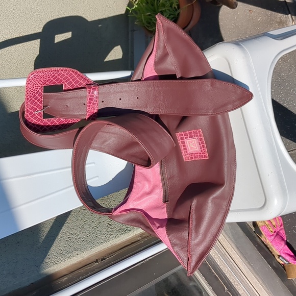 Lip Leather crossbody purse